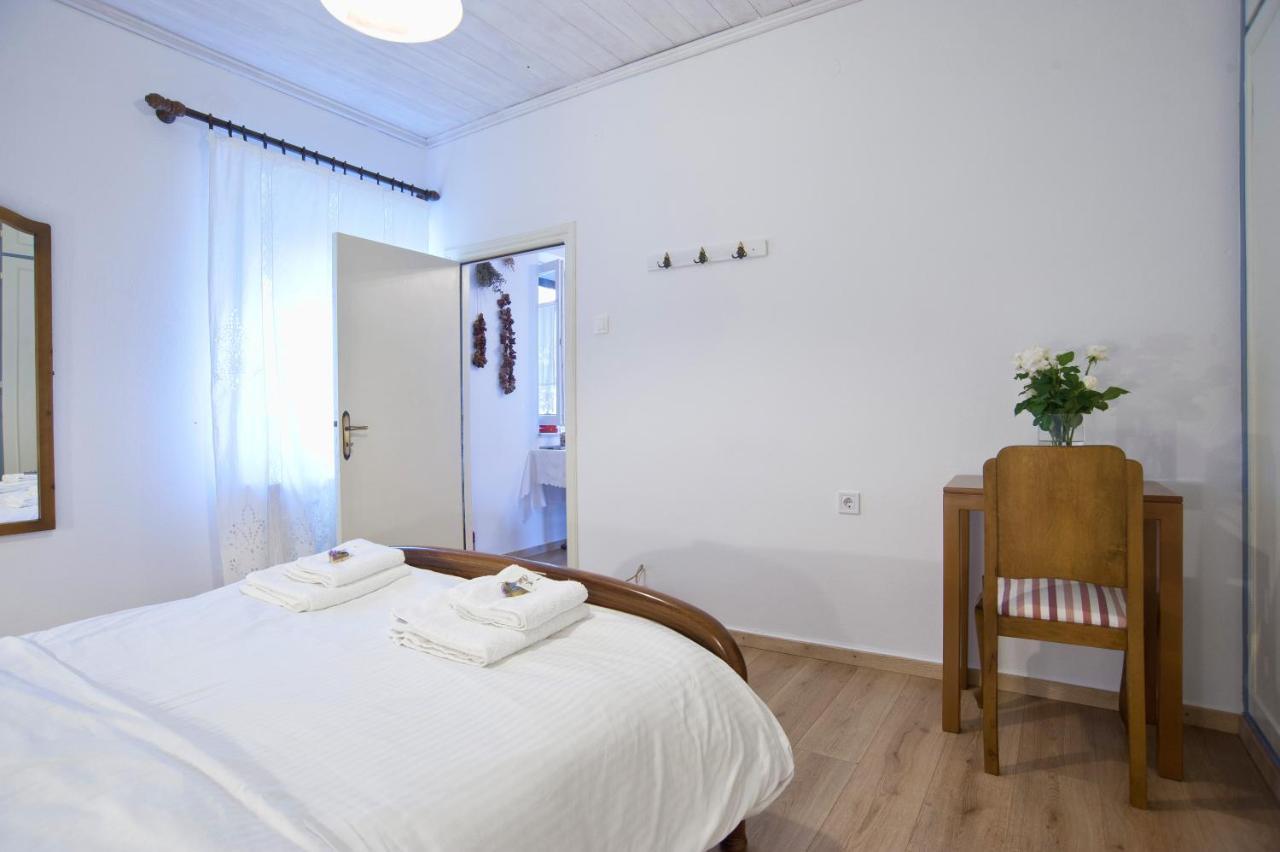 Simou With View 3 Bedrooms Holiday home Arachova